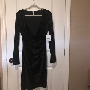 🆕 Stretchy Black Dress